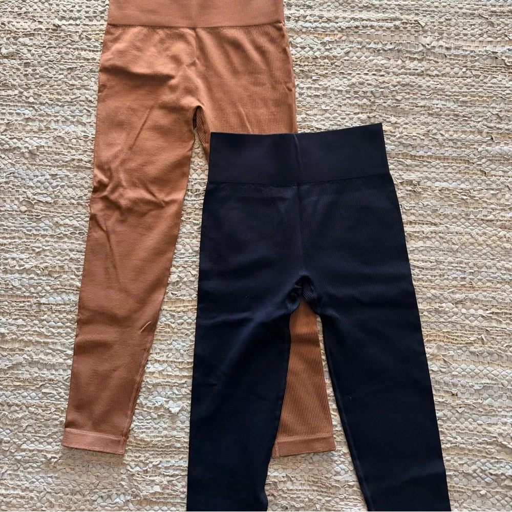 Women's Set of Black and Brown Ribbed Leggings - Picture 2 of 7